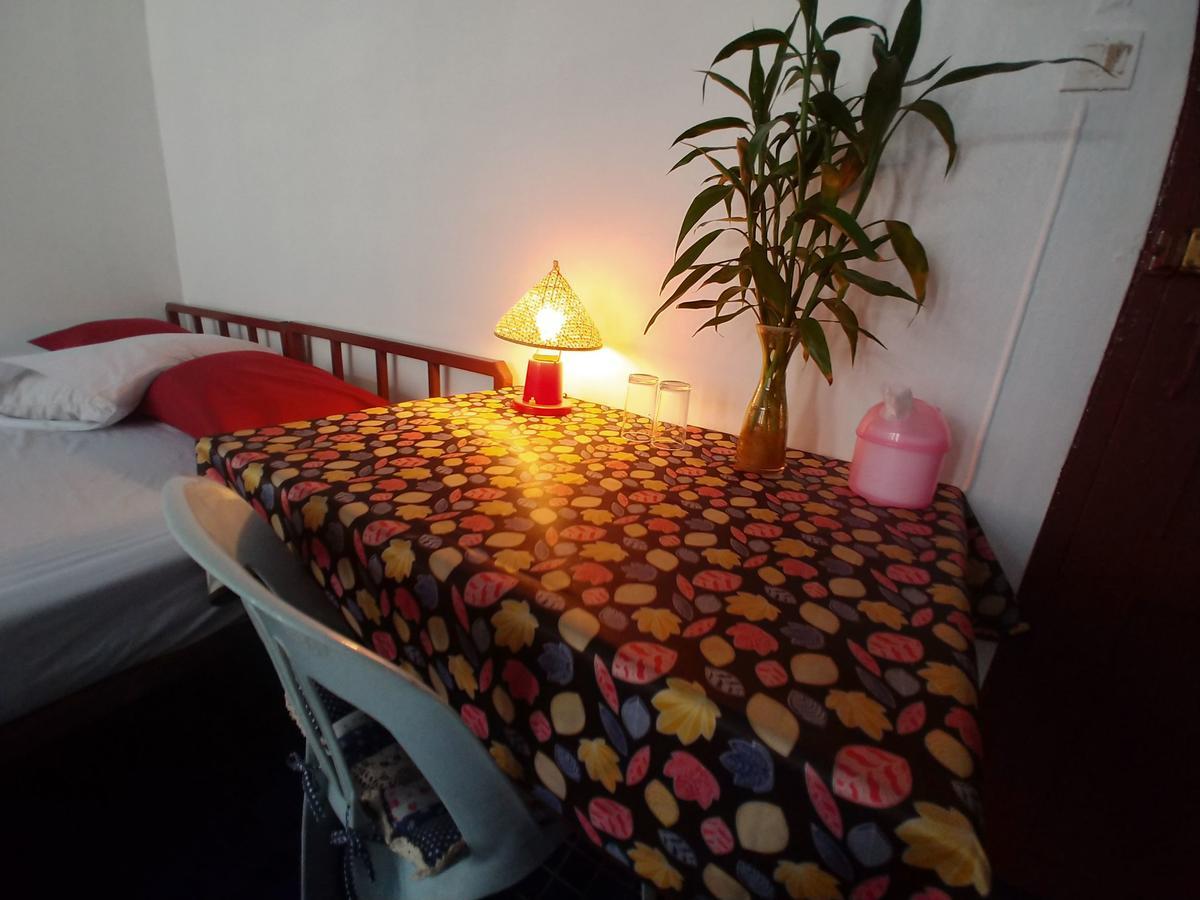 Prasuri Guest House Бангкок Экстерьер фото