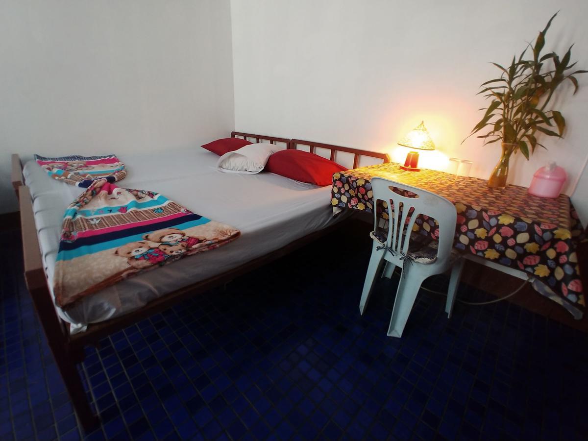 Prasuri Guest House Бангкок Экстерьер фото