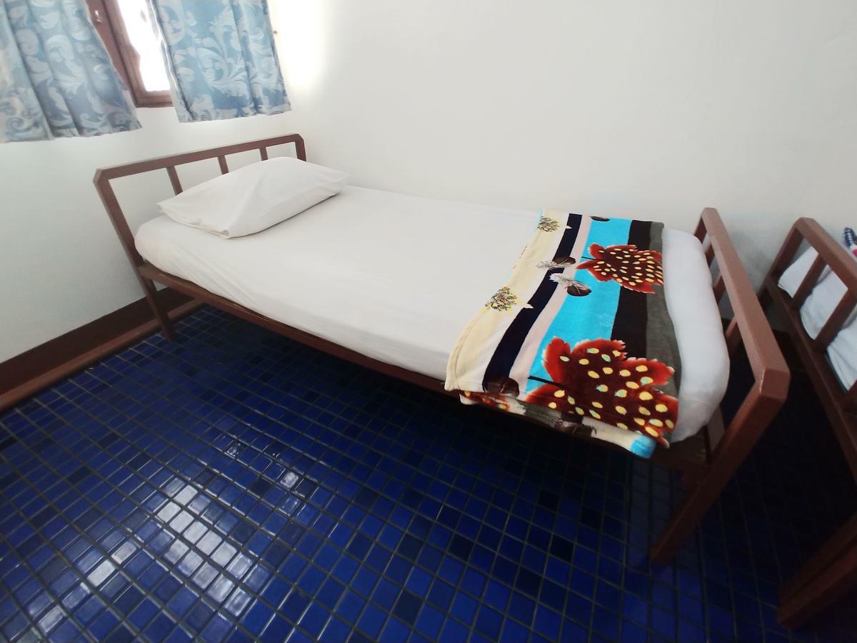 Prasuri Guest House Бангкок Экстерьер фото