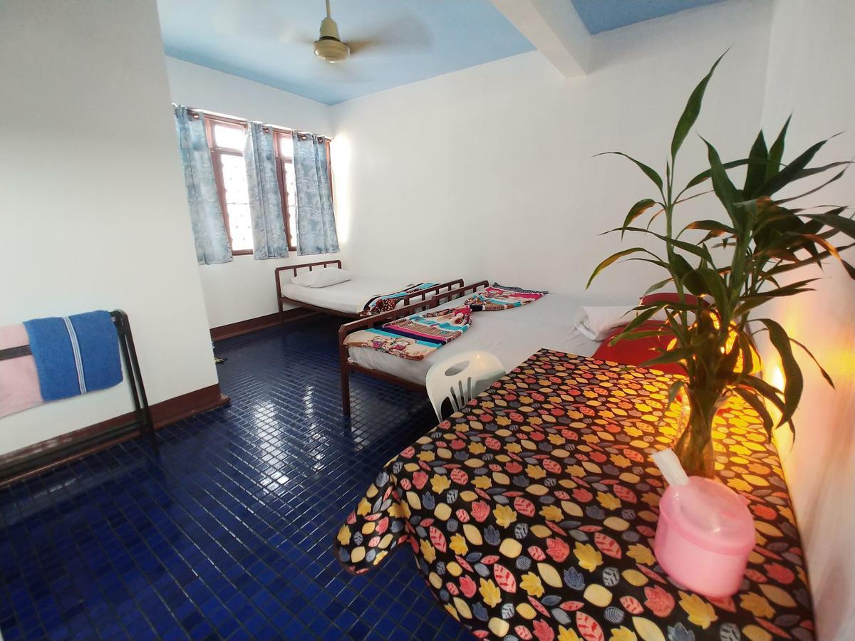 Prasuri Guest House Бангкок Экстерьер фото